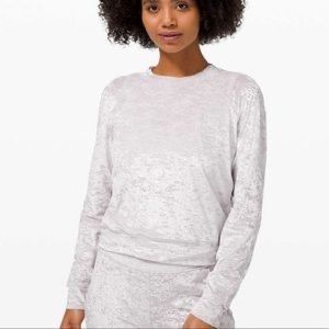 !!SOLD!! Lululemon White Velvet Sweatshirt